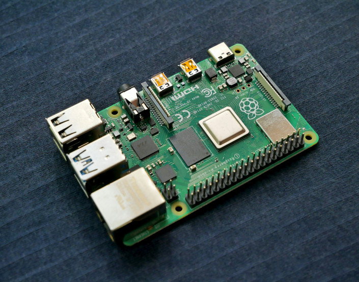 est-ce-que-le-raspberry-pi-est-vraiment-le-couteau-suisse-de-la-technologie