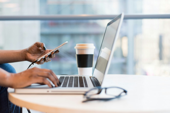 vous-etes-prets-a-dominer-le-monde-numerique-voici-les-10-outils-de-marketing-sur-mesure-pour-votre-entreprise-technologique