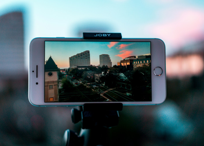 les-smartphones-revolutionnent-la-capture-video-est-ce-le-debut-de-la-fin-pour-les-cameras-traditionnelles