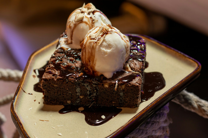 succombez-aux-delices-brownies-au-chocolat-et-noix-de-pecan