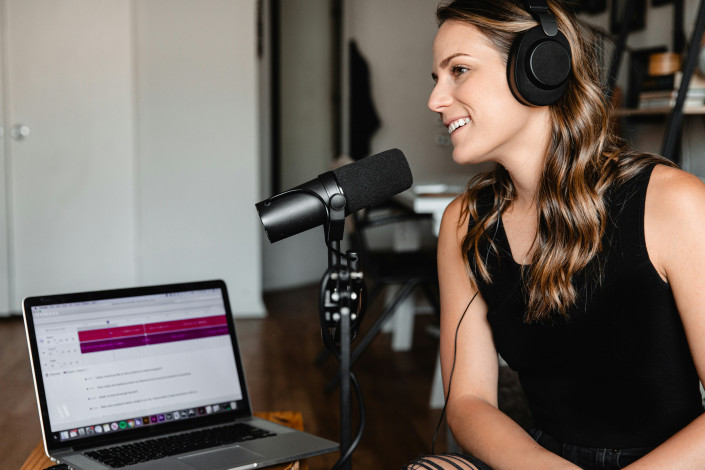 la-revolution-des-podcasts-ecoutez-lavenir-des-medias