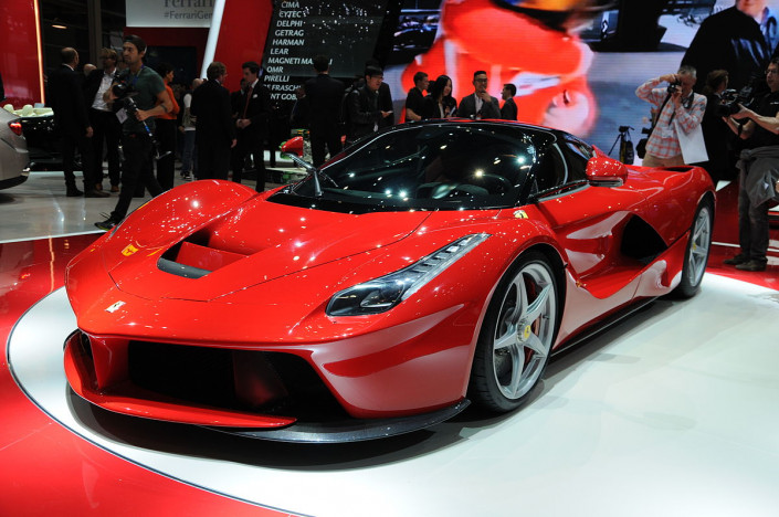 decouvrez-laferrari-la-supercar-ultime-de-ferrari