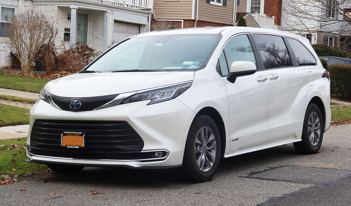 exploration-du-luxe-et-du-confort-avec-la-toyota-sienna