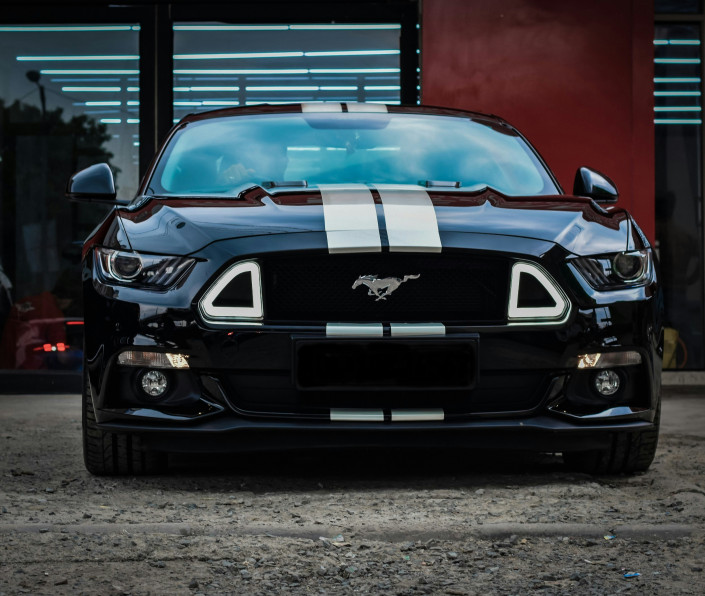 la-legendaire-ford-mustang-une-icone-de-la-puissance-et-du-style-automobile