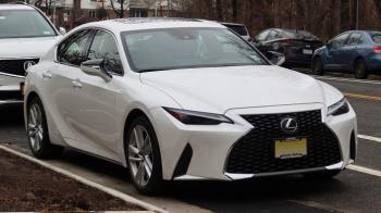  La Lexus IS: La Voiture de Luxe et de Performance Parfaite