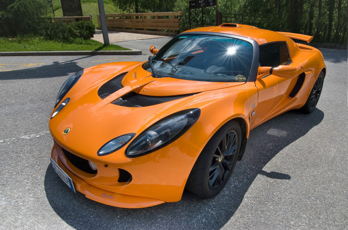 la-lotus-exige-la-fusion-parfaite-de-la-puissance-et-de-lelegance-sur-quatre-roues