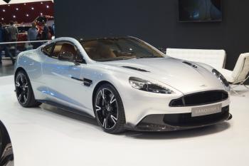  La puissance élégante de l'Aston Martin Vanquish: une sensation de conduite incomparable