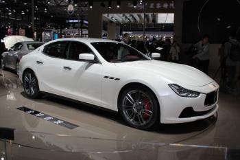  Le Ghibli de Maserati: La voiture de luxe ultime.