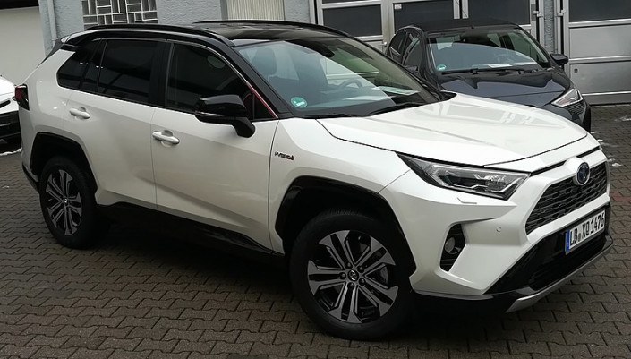 le-toyota-rav4-lultime-suv-compact-pour-conquerir-la-route