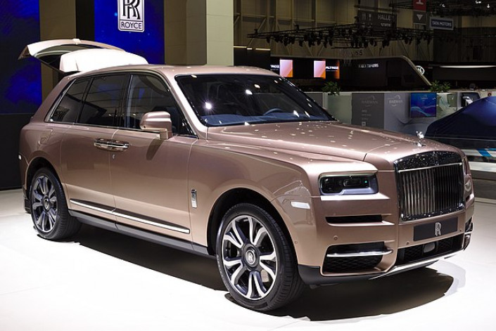 nouveau-roi-des-routes-decouvrez-la-majestueuse-rolls-royce-cullinan