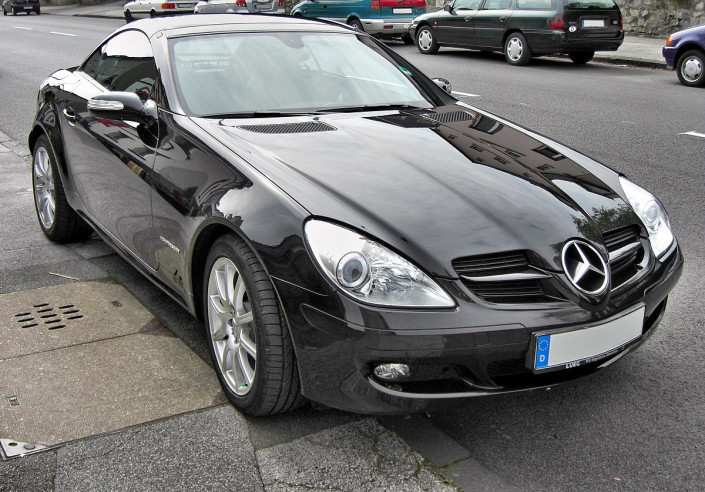 nouvelle-classe-slk-de-mercedes-benz-la-puissance-alliee-a-lelegance