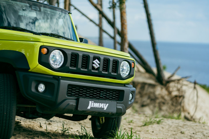 suzuki-jimny-le-petit-baroudeur-qui-fait-sensation-sur-la-route